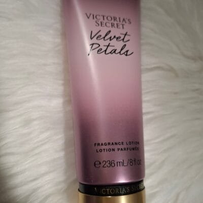 Victoriaˋs Secret Loção Perfumada Velvet Petals