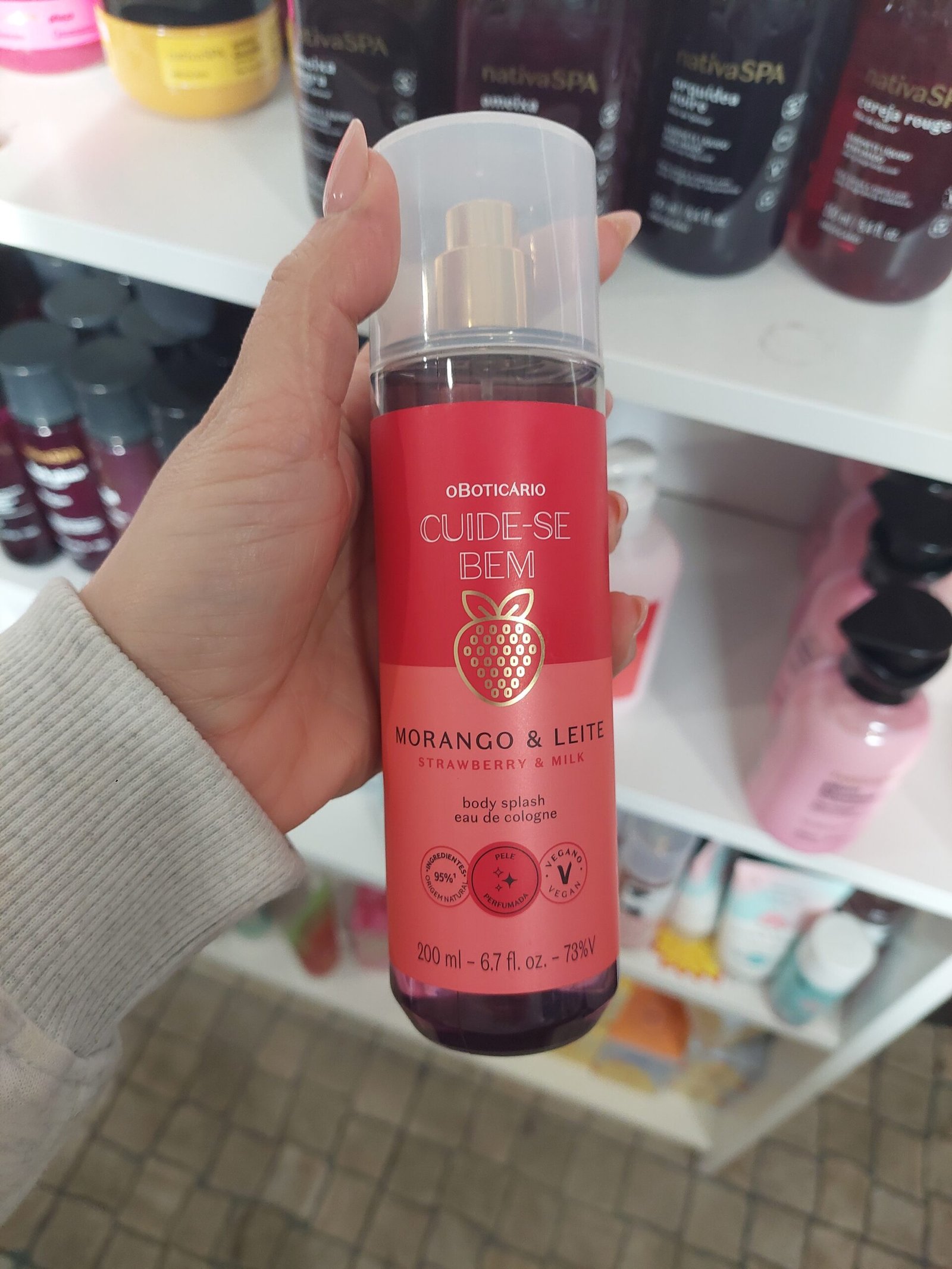 Body Splash Cuide-se Bem Morango e Leite O Boticário 200ml - Image 1