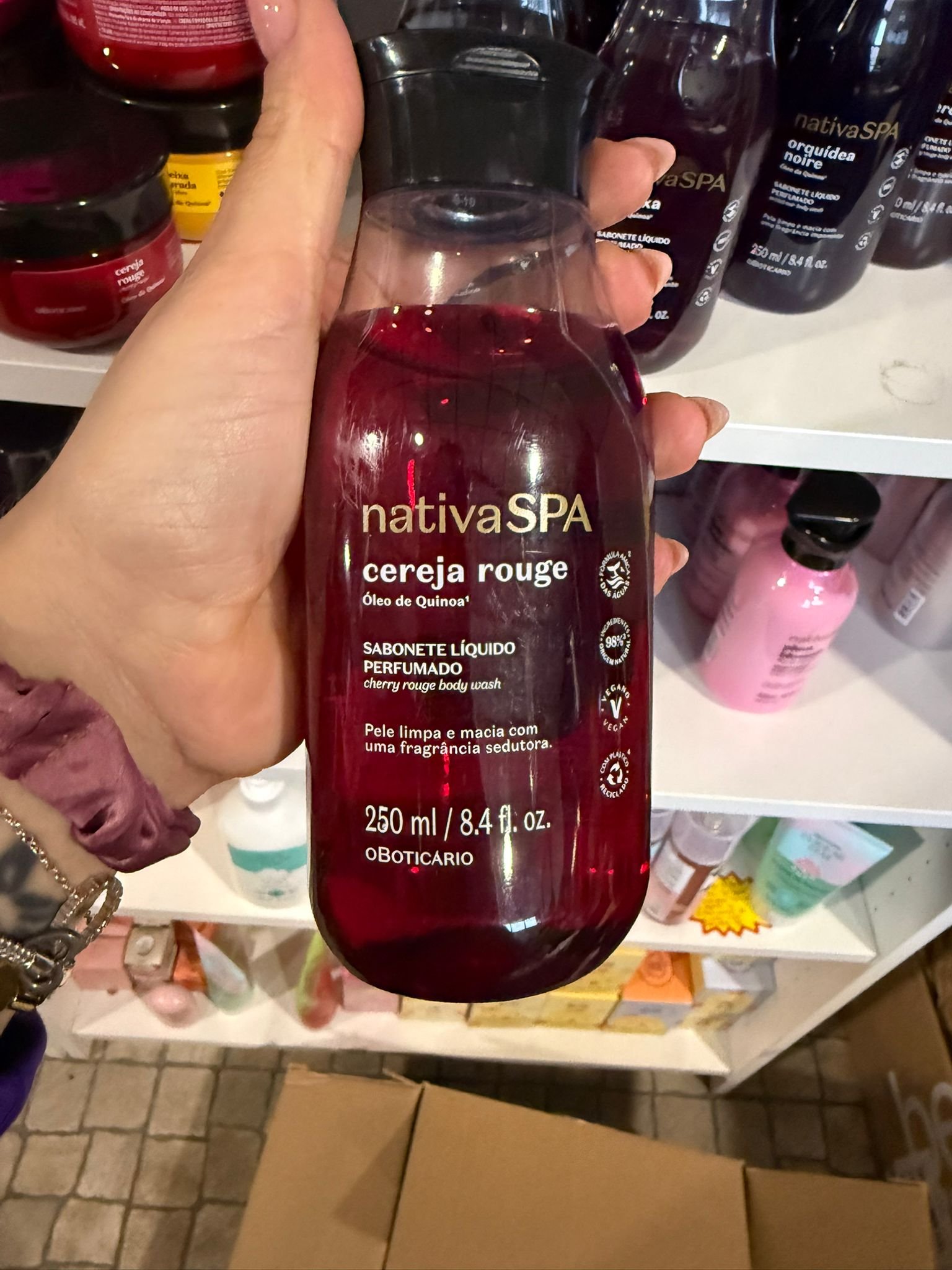 Sabonete Líquido Perfumado Nativa Spa Cereja Rouge 250ml - Image 1